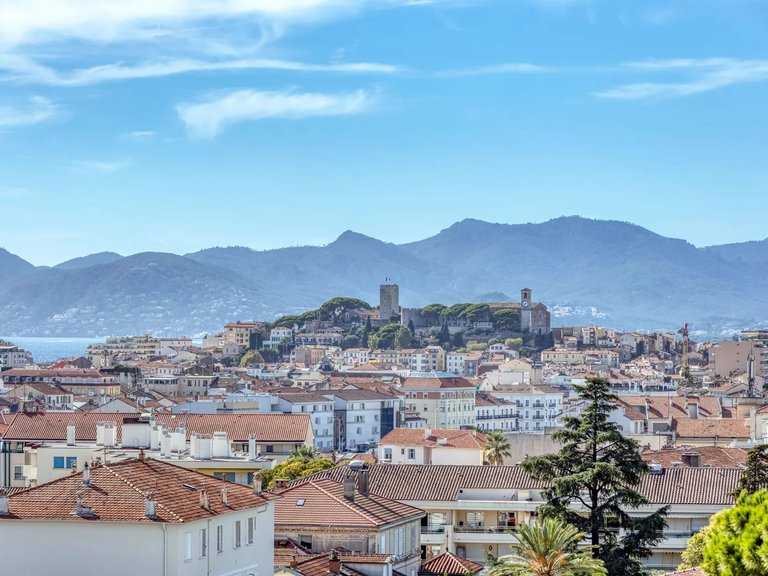 Apartment for Sale in Cannes, Cannes Area 13