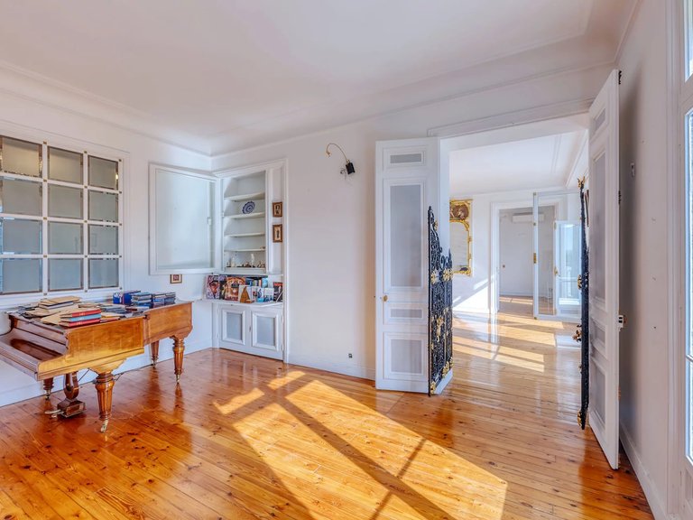 Apartment for Sale in Cannes, Cannes Area 17