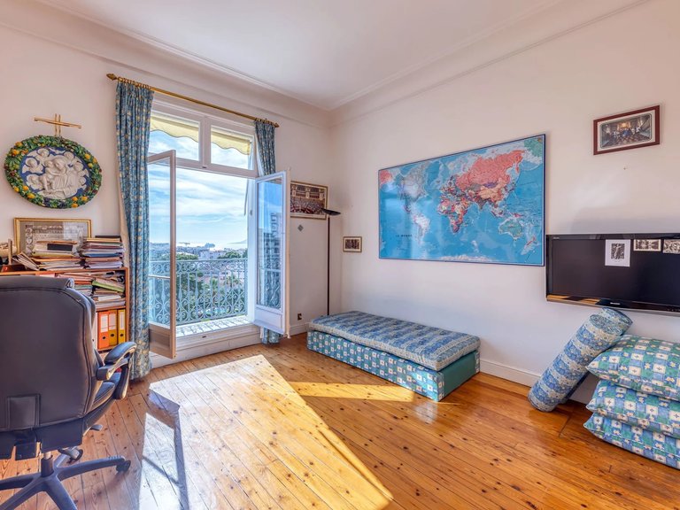 Apartment for Sale in Cannes, Cannes Area 18
