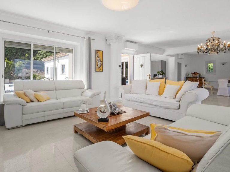 Villa for Sale in Vallauris, Antibes Area 4