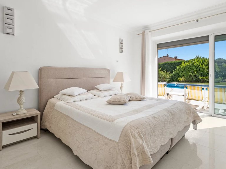 Villa for Sale in Vallauris, Antibes Area 8