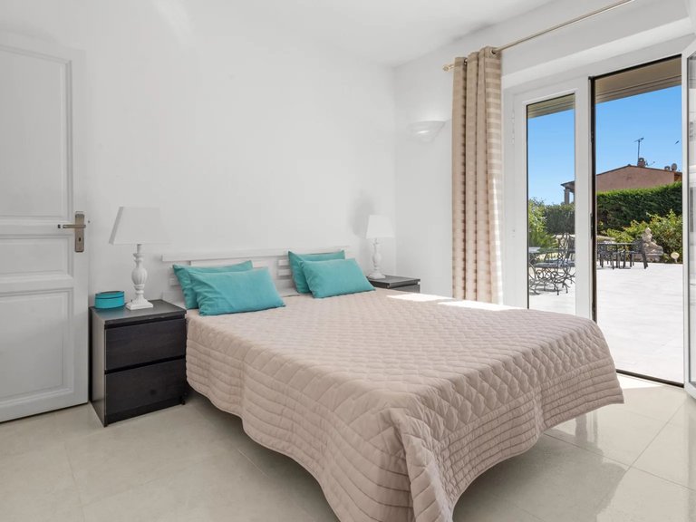 Villa for Sale in Vallauris, Antibes Area 14