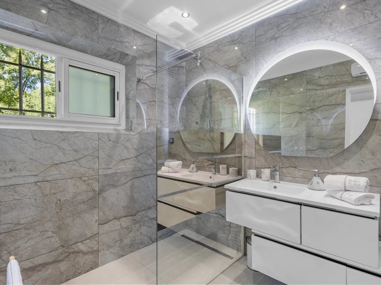 Villa for Sale in Vallauris, Antibes Area 15