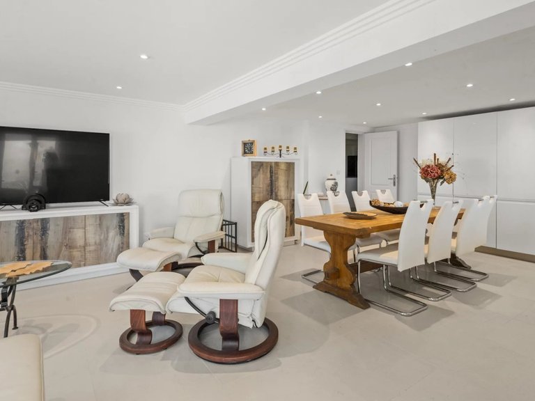 Villa for Sale in Vallauris, Antibes Area 18