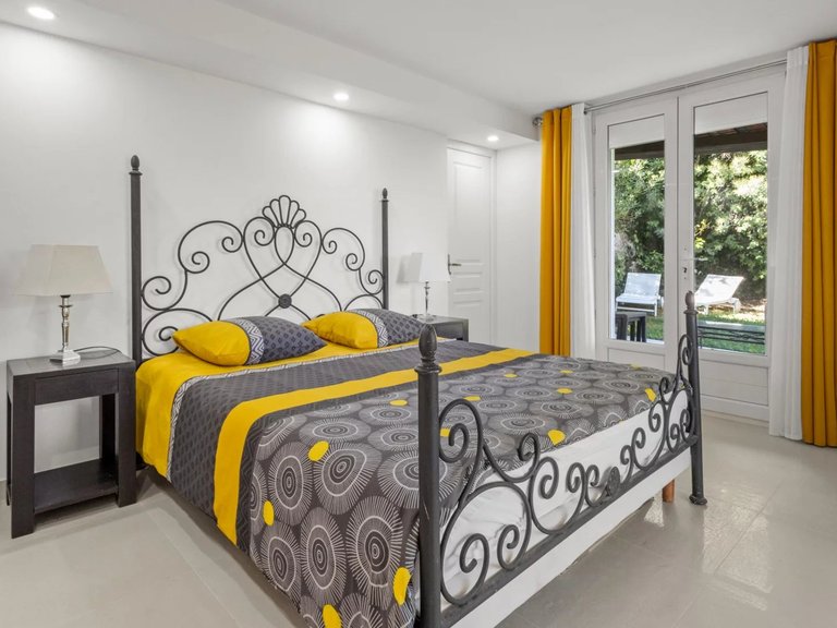 Villa for Sale in Vallauris, Antibes Area 20
