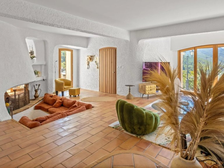 Villa for Sale in Mandelieu La Napoule, Cannes Area 4