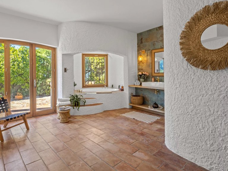 Villa for Sale in Mandelieu La Napoule, Cannes Area 7