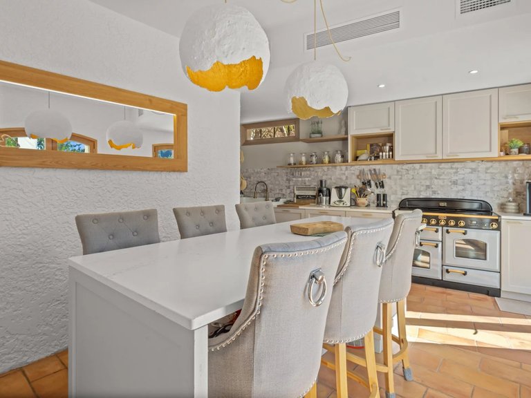 Villa for Sale in Mandelieu La Napoule, Cannes Area 10