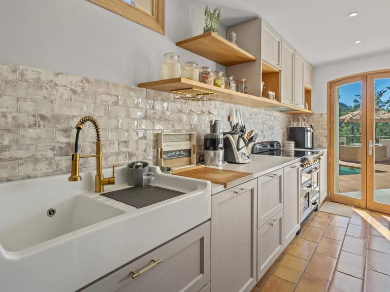 Villa for Sale in Mandelieu La Napoule, Cannes Area 11