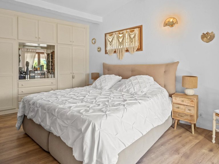Villa for Sale in Mandelieu La Napoule, Cannes Area 16