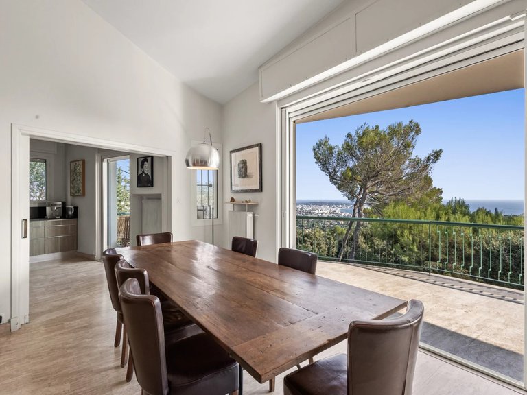Villa for Sale in Le Golfe Juan, Antibes Area 3