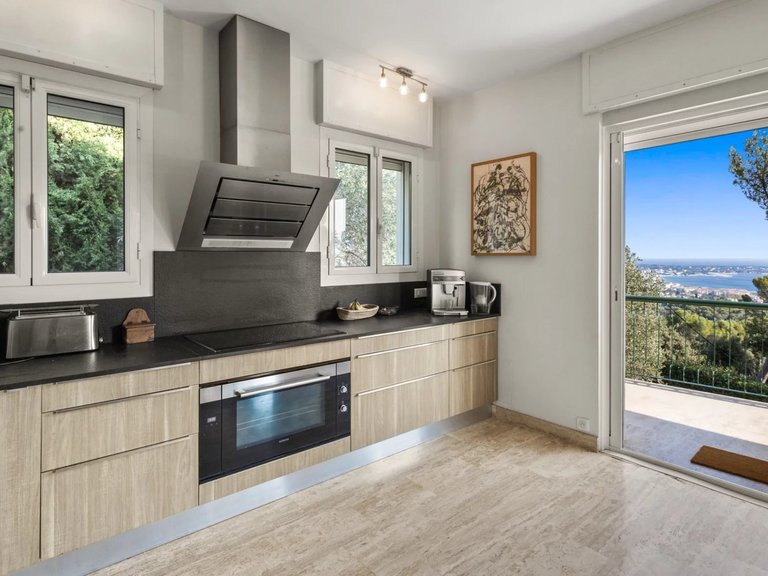 Villa for Sale in Le Golfe Juan, Antibes Area 5