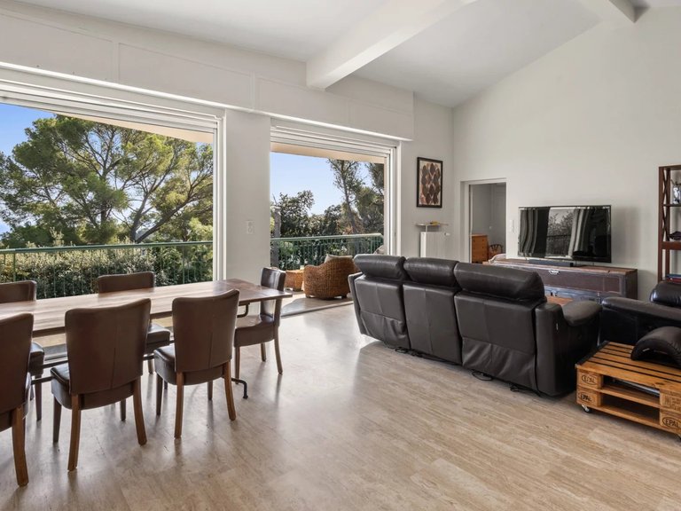 Villa for Sale in Le Golfe Juan, Antibes Area 6