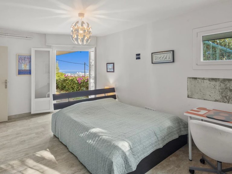 Villa for Sale in Le Golfe Juan, Antibes Area 8