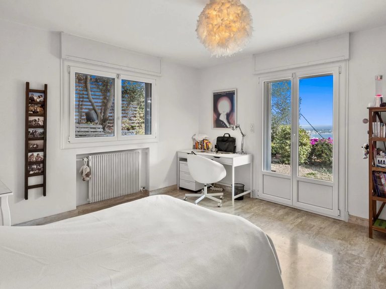 Villa for Sale in Le Golfe Juan, Antibes Area 17