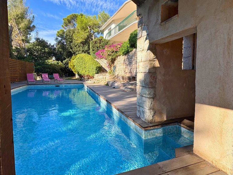 Villa for Sale in Le Golfe Juan, Antibes Area 19