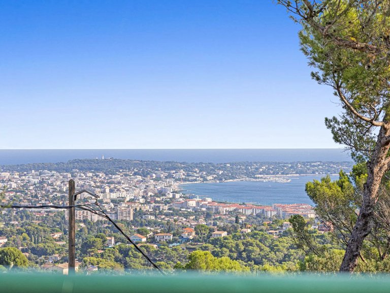 Villa for Sale in Le Golfe Juan, Antibes Area 20