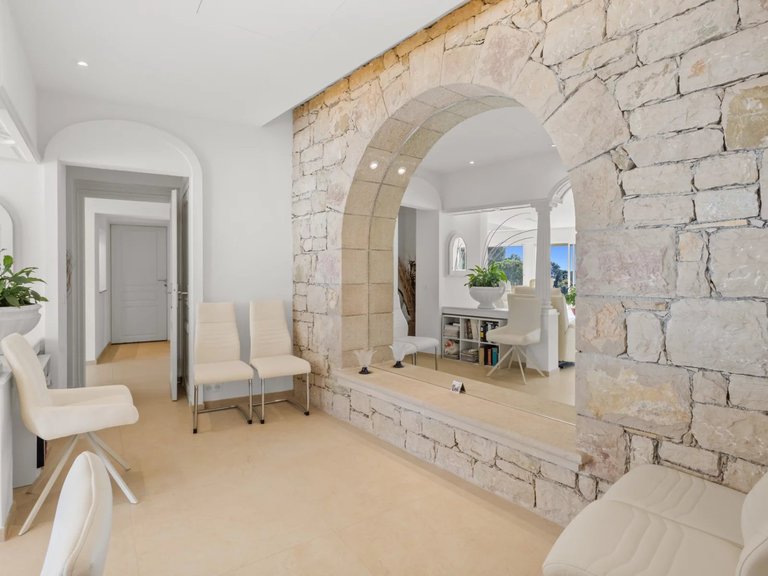 Villa for Sale in Cagnes Sur Mer, Antibes Area 13