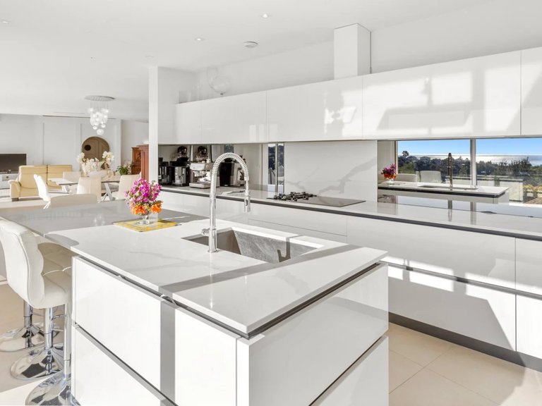 Villa for Sale in Cagnes Sur Mer, Antibes Area 14