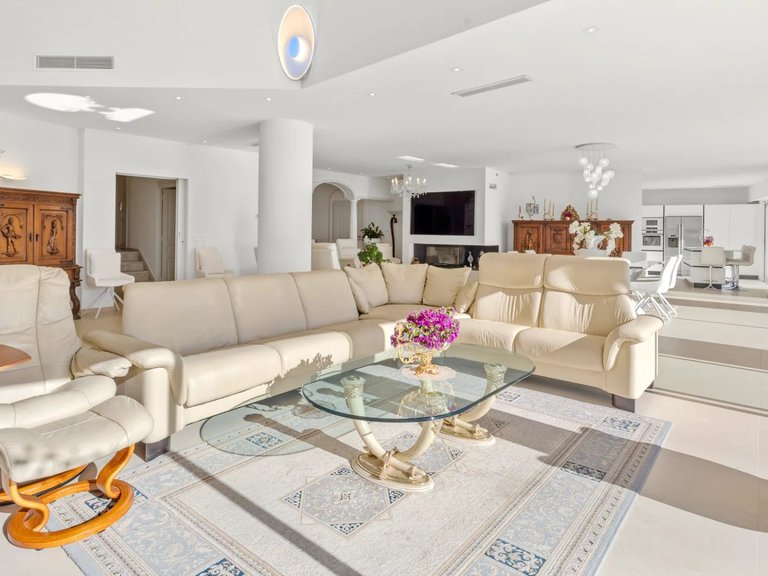 Villa for Sale in Cagnes Sur Mer, Antibes Area 16