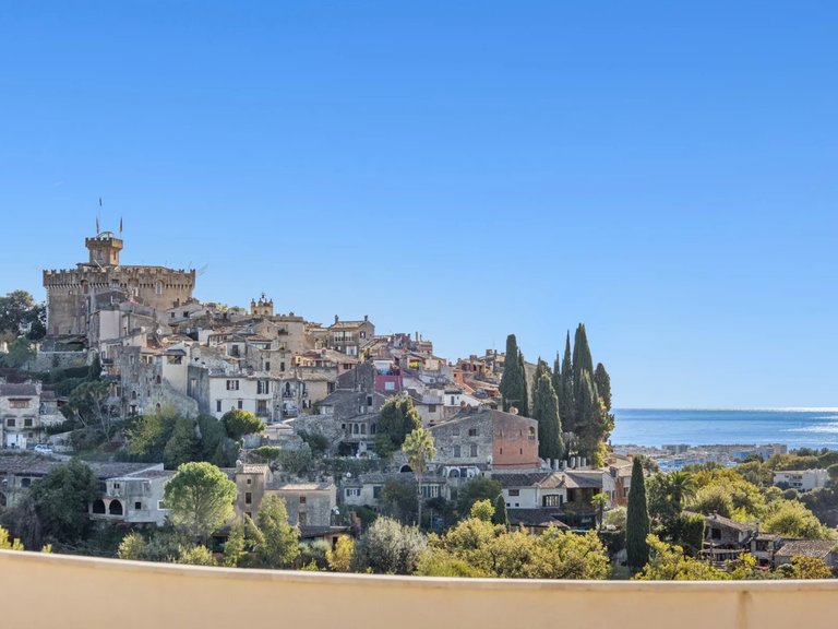 Villa for Sale in Cagnes Sur Mer, Antibes Area 3