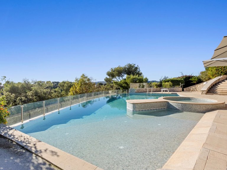 Villa for Sale in Cagnes Sur Mer, Antibes Area 6