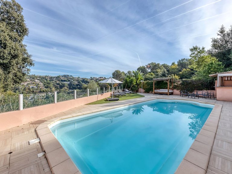 Villa for Sale in Cagnes Sur Mer, Antibes Area 1
