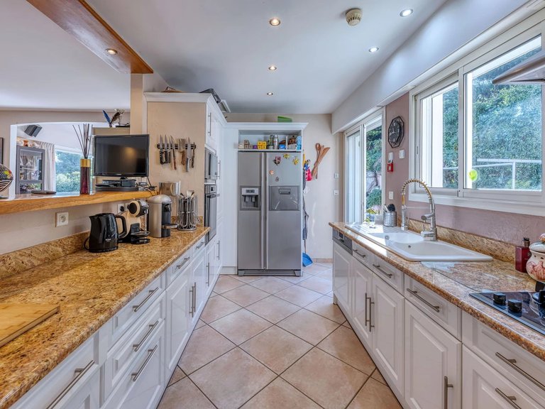 Villa for Sale in Cagnes Sur Mer, Antibes Area 4