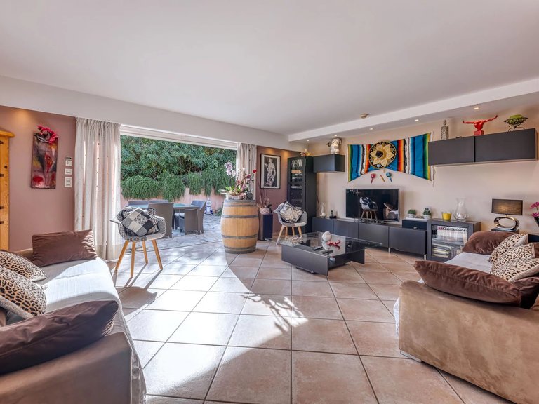 Villa for Sale in Cagnes Sur Mer, Antibes Area 16