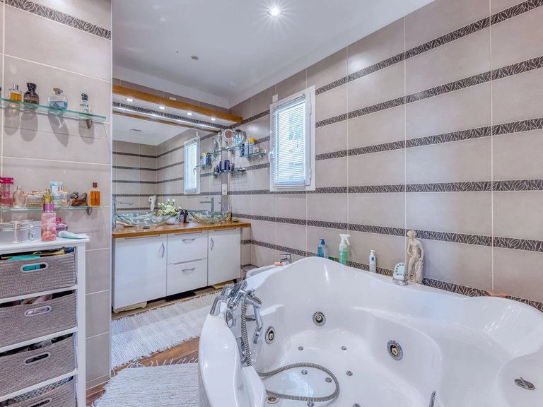 Villa for Sale in Cagnes Sur Mer, Antibes Area 19