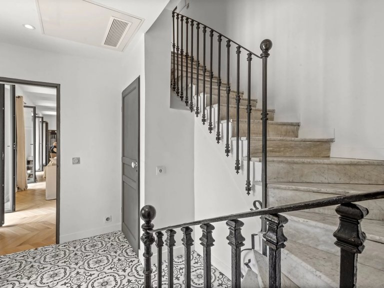 Villa for Sale in Vence, Vence, St. Paul Area 8