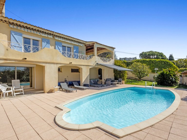 Villa for Sale in Vence, Vence, St. Paul Area 1