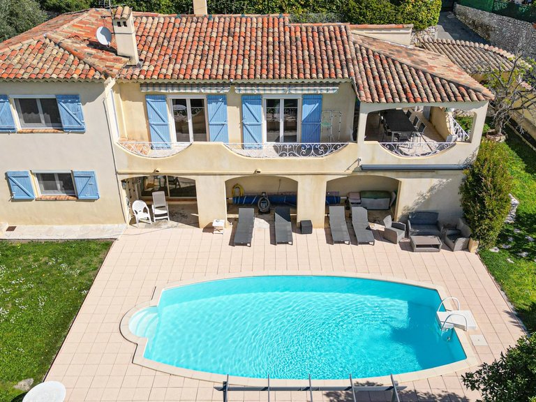 Villa for Sale in Vence, Vence, St. Paul Area 2