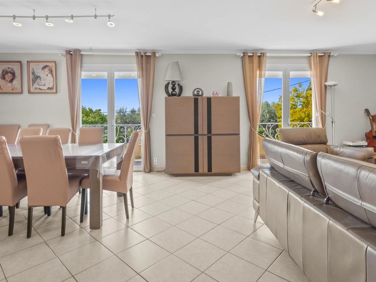 Villa for Sale in Vence, Vence, St. Paul Area 14