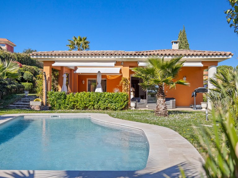 Villa for Sale in Mandelieu La Napoule, Cannes Area 1