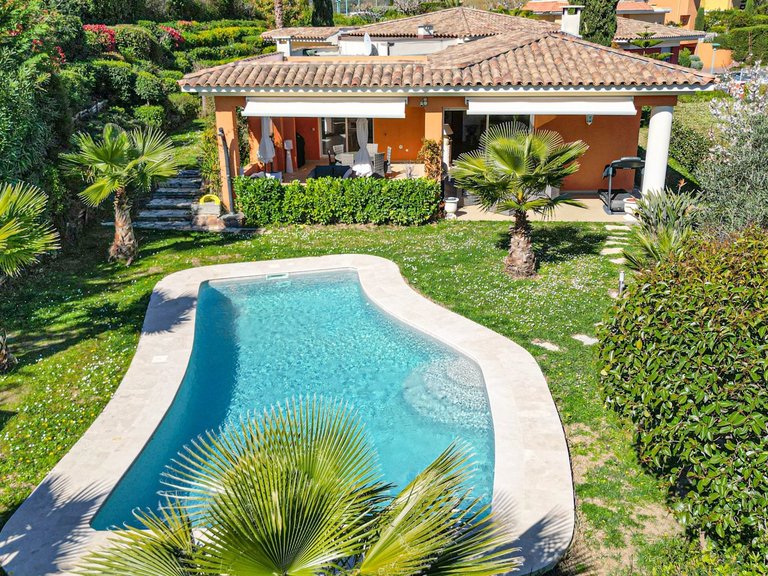 Villa for Sale in Mandelieu La Napoule, Cannes Area 2