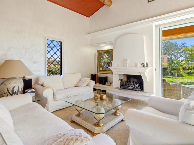 Villa for Sale in Mandelieu La Napoule, Cannes Area 7
