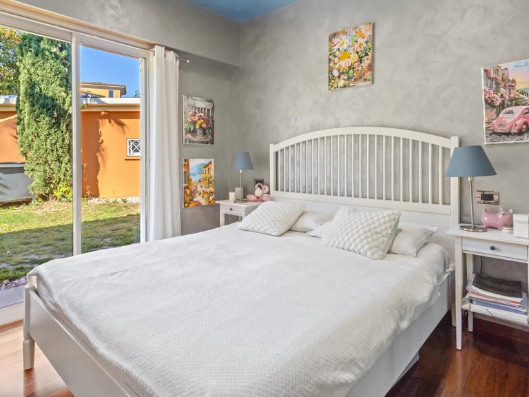Villa for Sale in Mandelieu La Napoule, Cannes Area 12