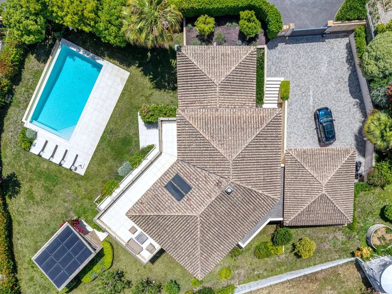 Villa for Sale in La Colle Sur Loup, Vence, St. Paul Area 1