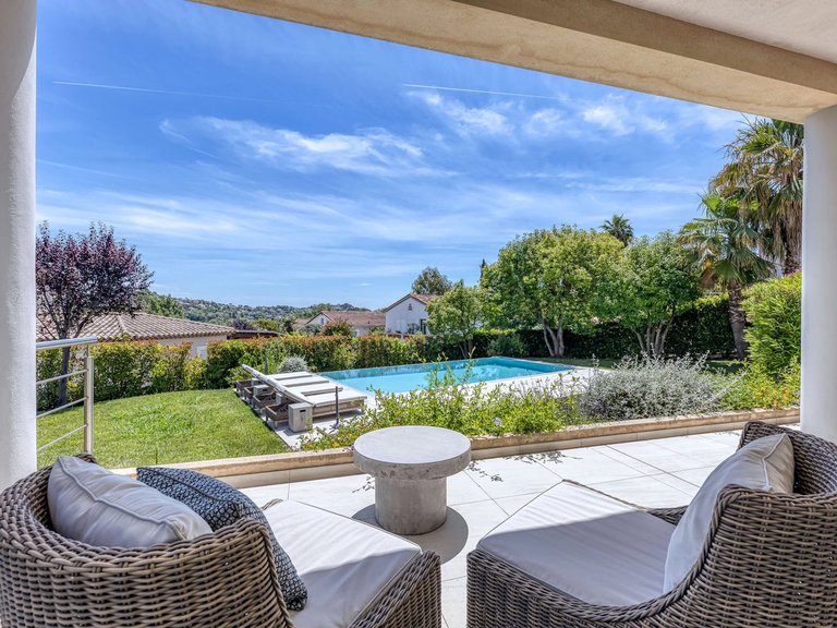 Villa for Sale in La Colle Sur Loup, Vence, St. Paul Area 2