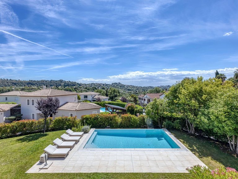 Villa for Sale in La Colle Sur Loup, Vence, St. Paul Area 3