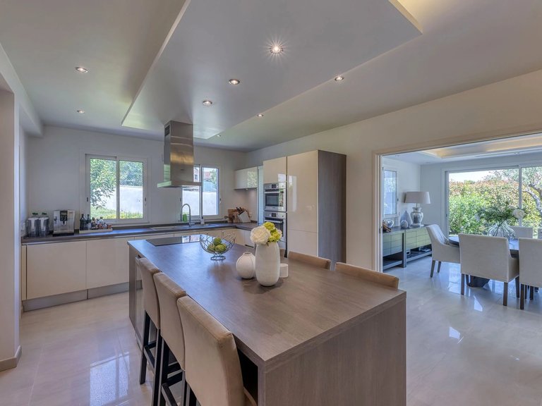 Villa for Sale in La Colle Sur Loup, Vence, St. Paul Area 5