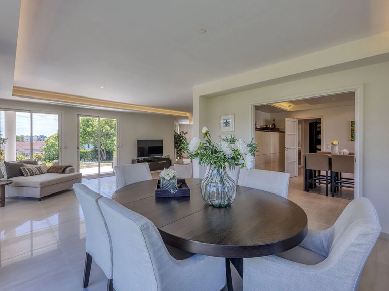 Villa for Sale in La Colle Sur Loup, Vence, St. Paul Area 7
