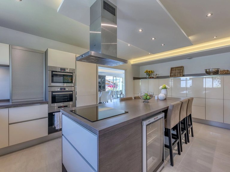 Villa for Sale in La Colle Sur Loup, Vence, St. Paul Area 9
