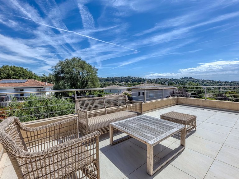 Villa for Sale in La Colle Sur Loup, Vence, St. Paul Area 12