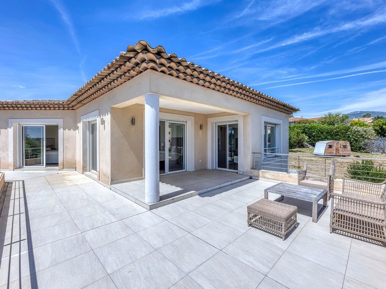 Villa for Sale in La Colle Sur Loup, Vence, St. Paul Area 13