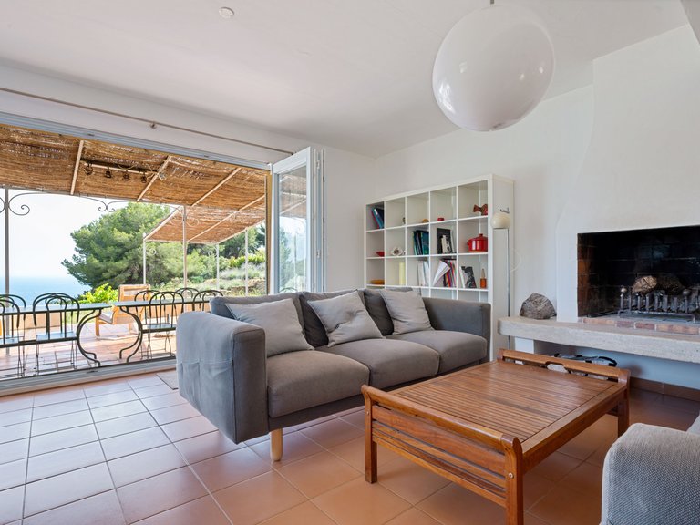 Villa for Sale in St Cyr Sur Mer, Provence Coast (cassis To Cavalaire) 8