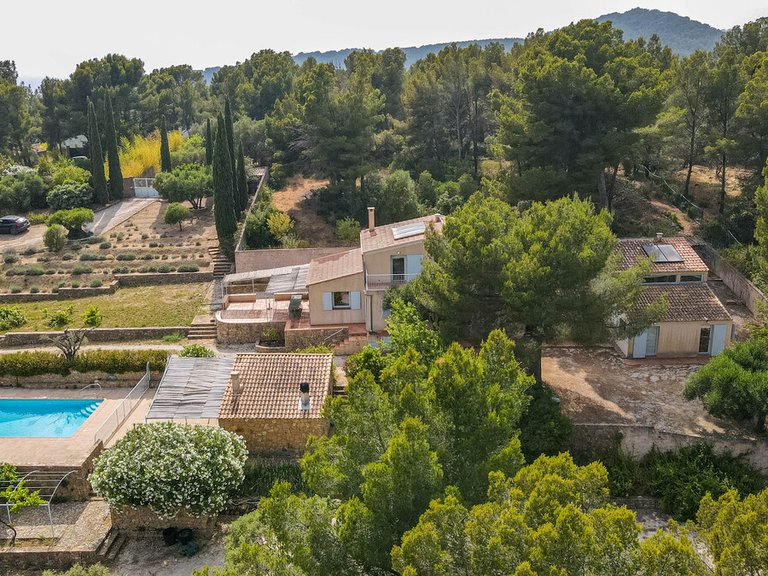 Villa for Sale in St Cyr Sur Mer, Provence Coast (cassis To Cavalaire) 10