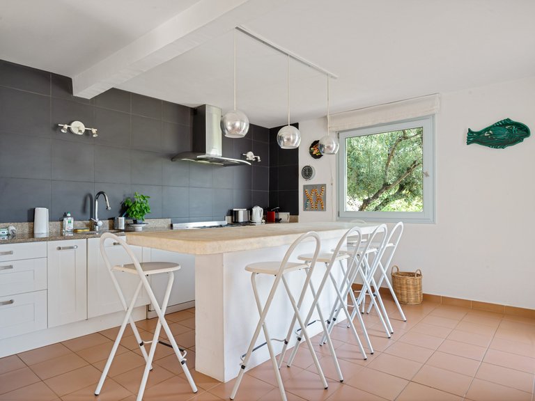 Villa for Sale in St Cyr Sur Mer, Provence Coast (cassis To Cavalaire) 11