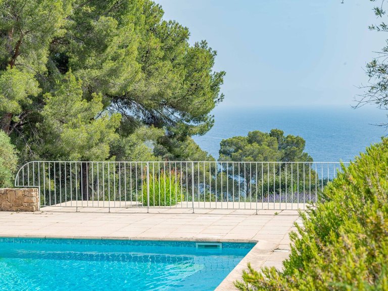 Villa for Sale in St Cyr Sur Mer, Provence Coast (cassis To Cavalaire) 16